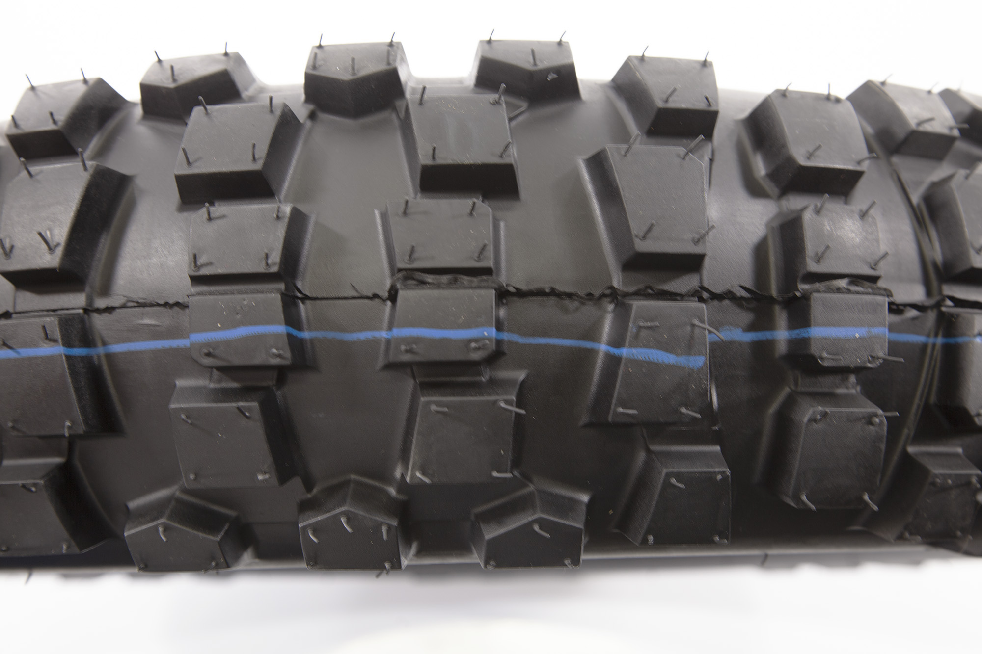 Покрышка 18" 140/80-18 Carrystone