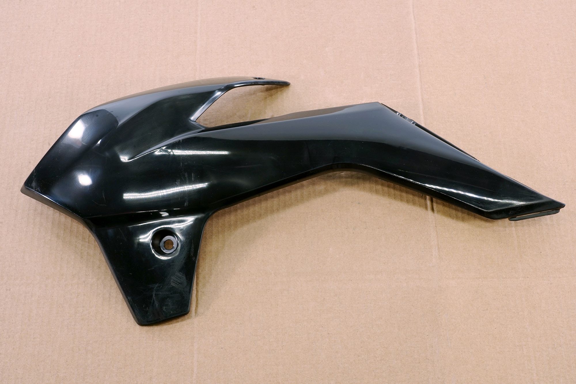 Облицовка передняя левая, чёрный