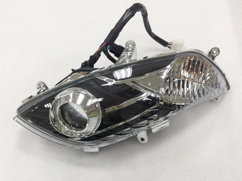 Фара передняя правая