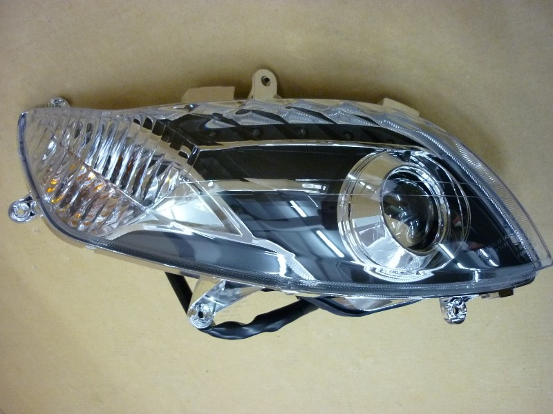 Фара передняя правая