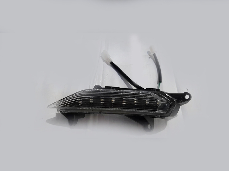 Фонарь габаритный правый LED 