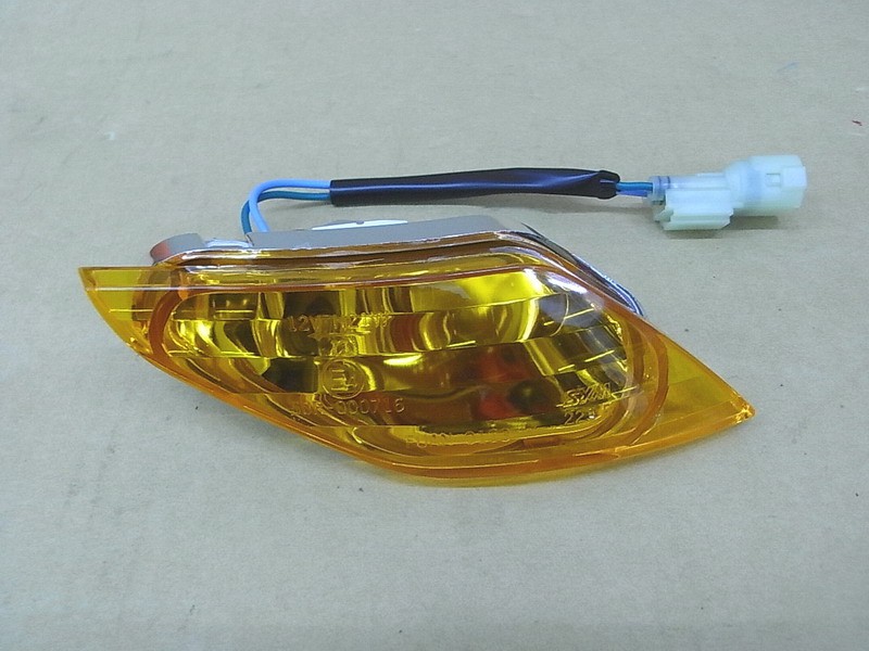 Указатель поворота передний правый