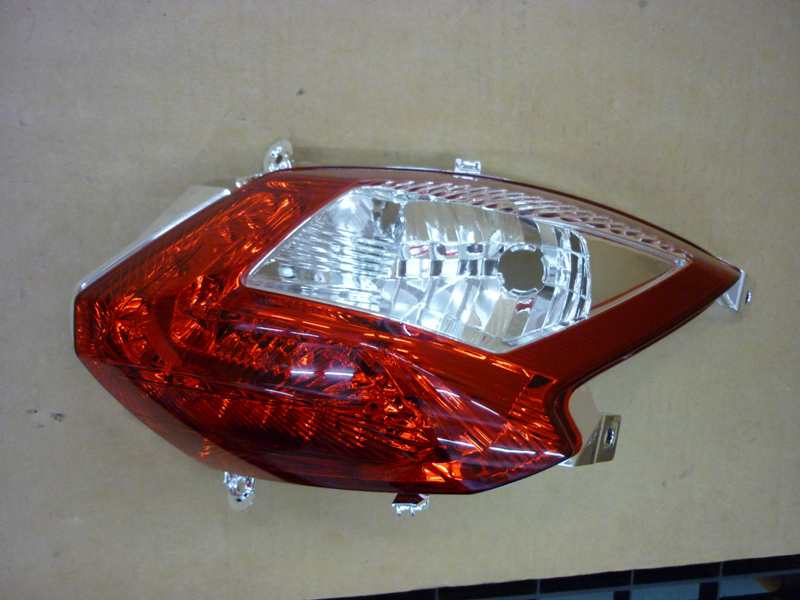 Стекло заднего фонаря правого 