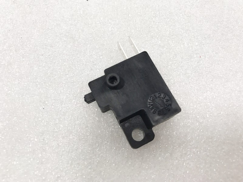 Концевик стоп сигнала задний