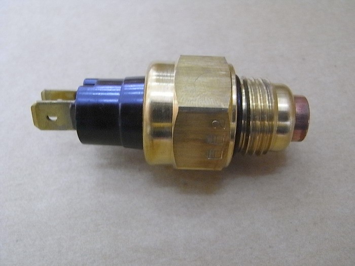 Датчик температуры охлаждающей жидкости