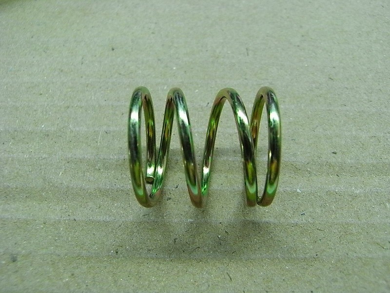 Пружина вала привода заднего моста