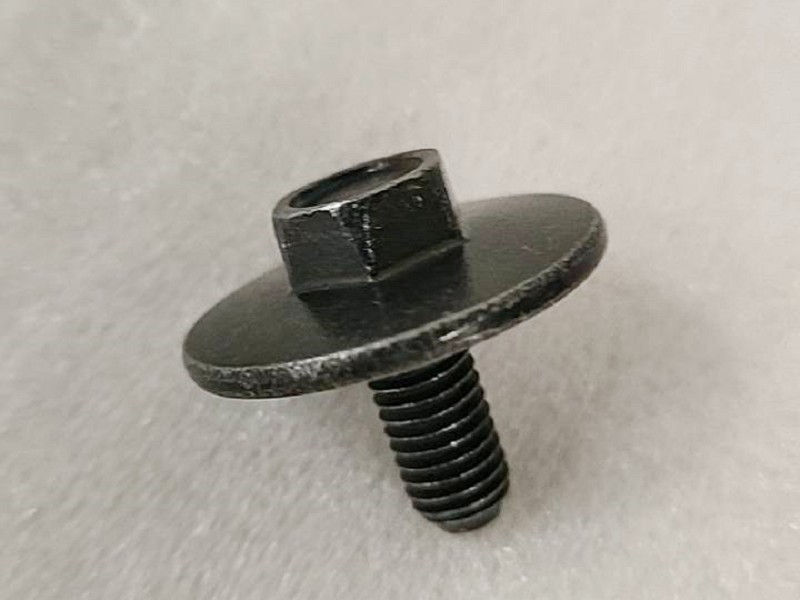 Болт ведущей звезды m8*16