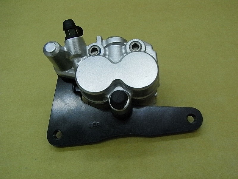 Суппорт заднего дискового тормоза серебристый_S-421S