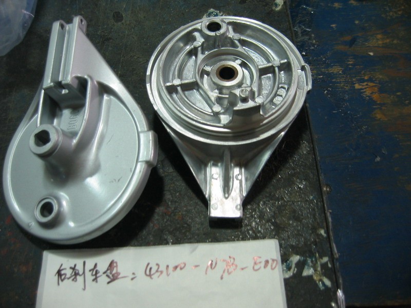 Суппорт заднего дискового тормоза