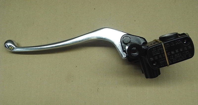 Цилиндр тормозной главный с рычагом в сборе