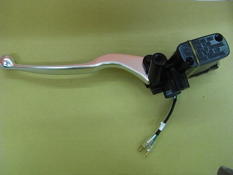 Цилиндр тормозной главный с рычагом в сборе