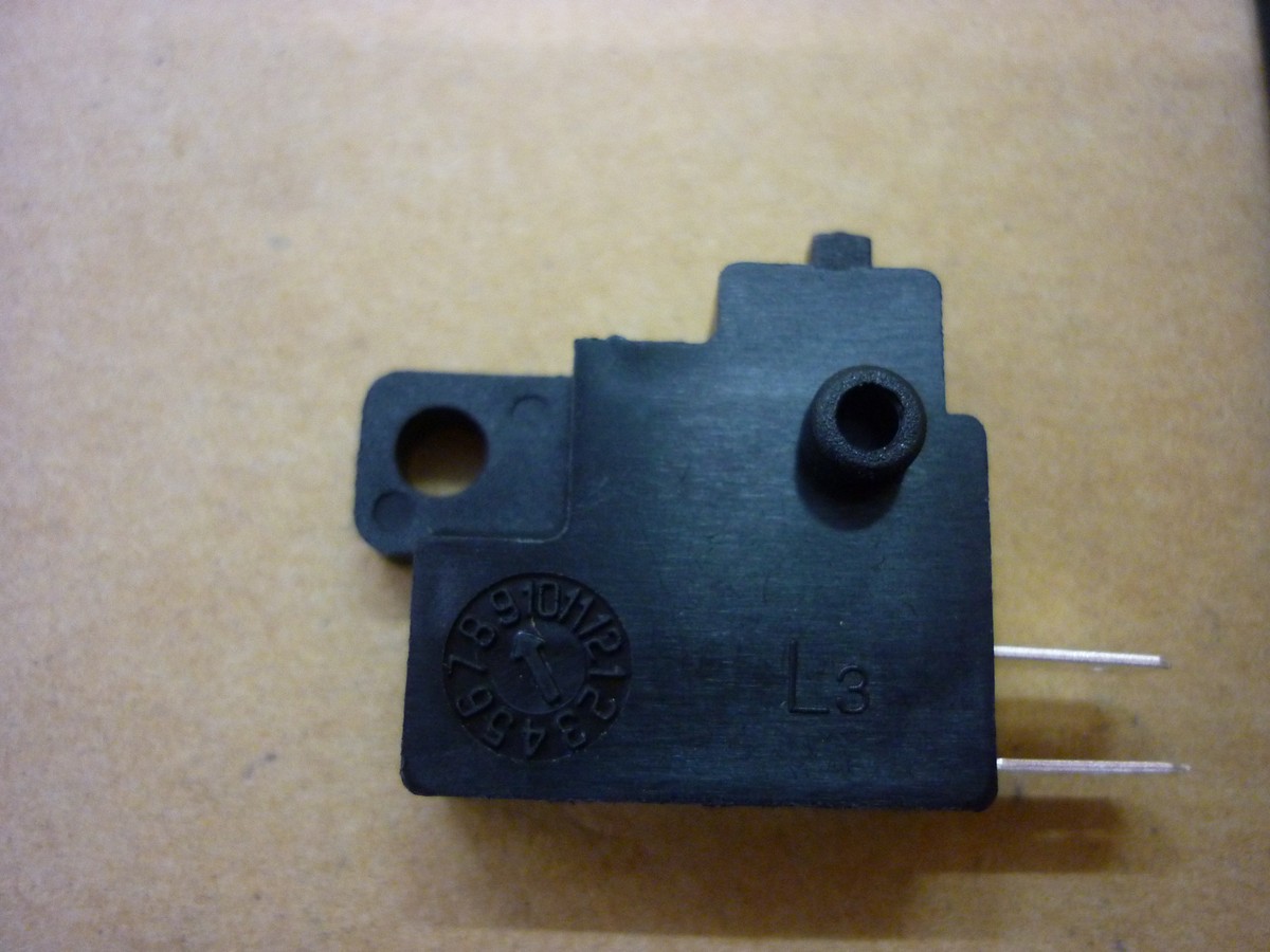 Выключатель стоп сигнала