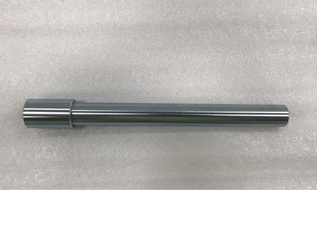 Ось колеса переднего