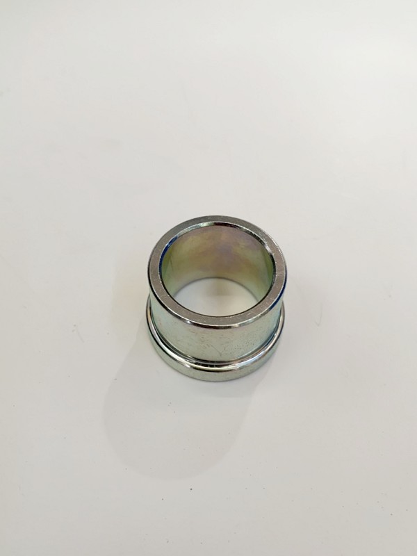 Втулка колеса переднего левая