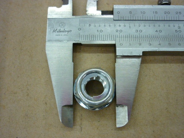 Гайка самоконтрящаяся