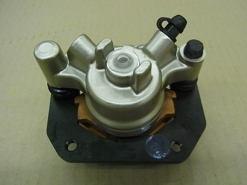 Суппорт переднего дискового тормоза