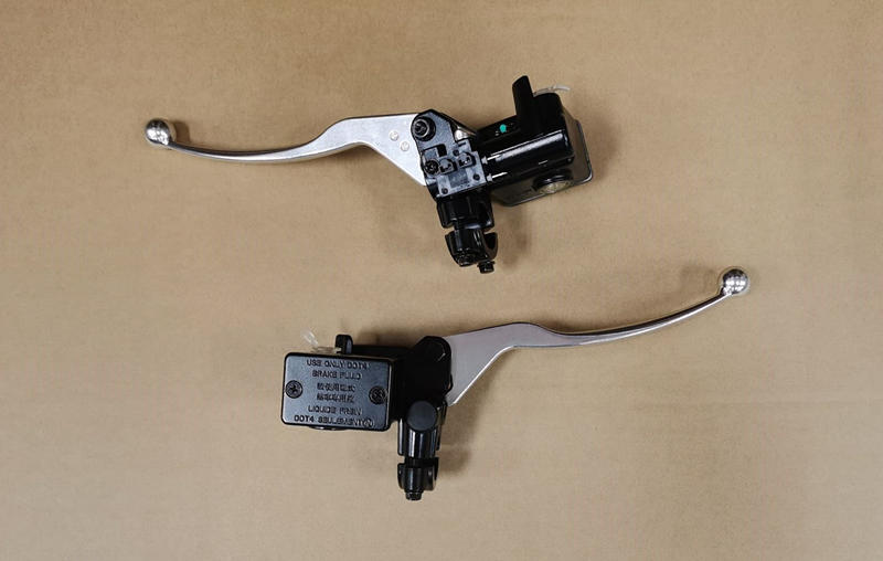 Цилиндр тормозной главный с рычагом в сборе