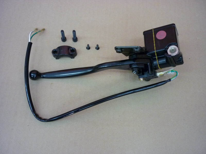 Цилиндр тормозной главный с рычагом в сборе