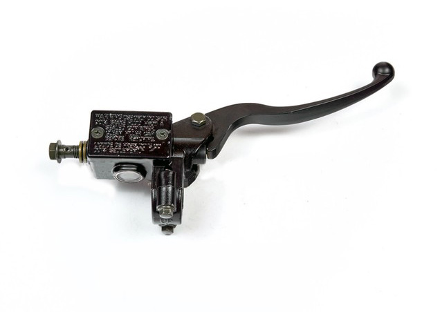 Цилиндр тормозной главный с рычагом в сборе