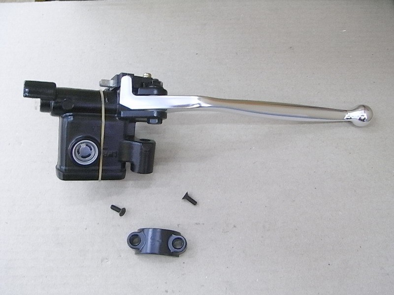 Цилиндр тормозной главный с рычагом в сборе