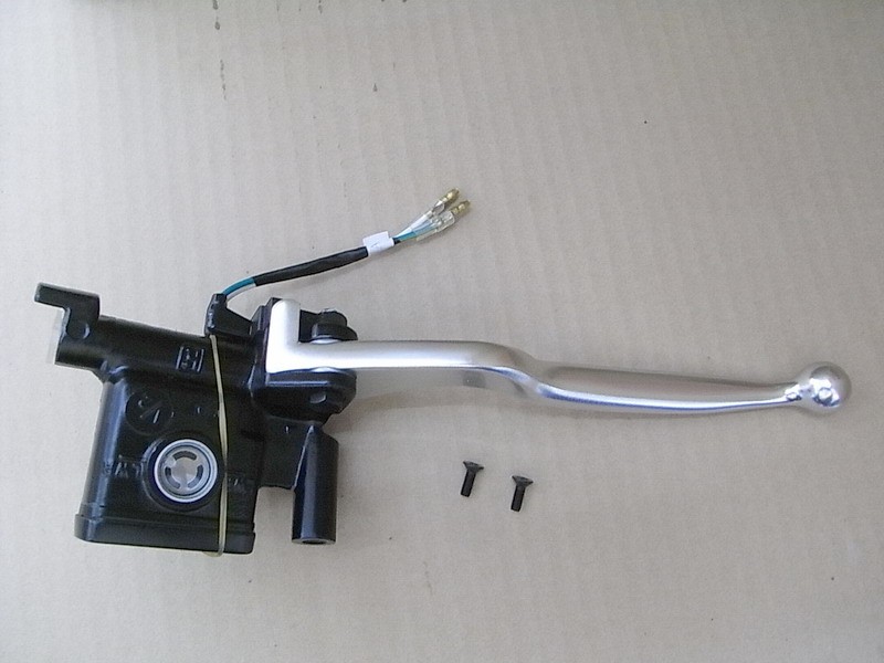 Цилиндр тормозной главный с рычагом в сборе