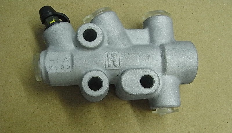 Распределитель тормозных усилий