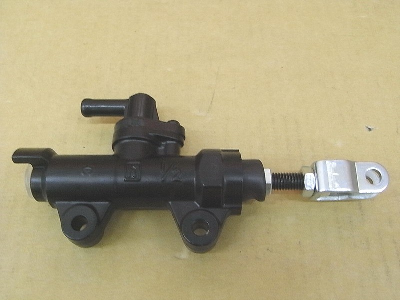 Цилиндр тормозной главный в сборе