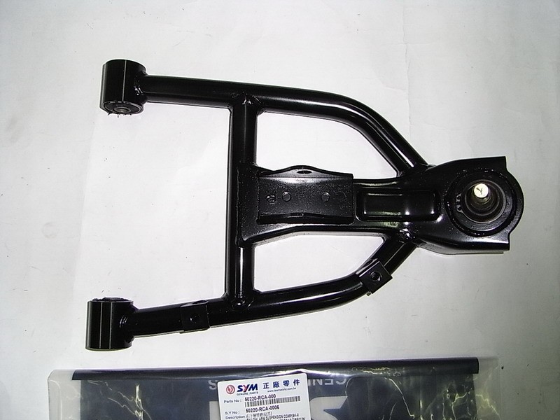 Рычаг подвески передний нижний правый в сборе