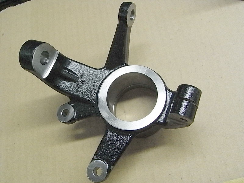 Кулак поворотный правый