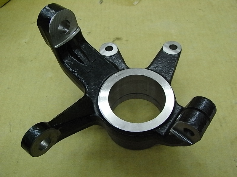 Кулак поворотный левый