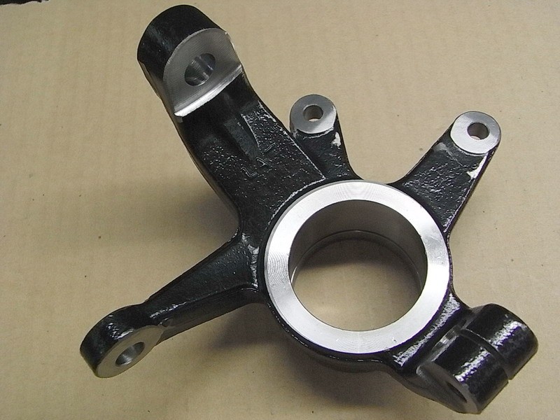 Кулак поворотный левый