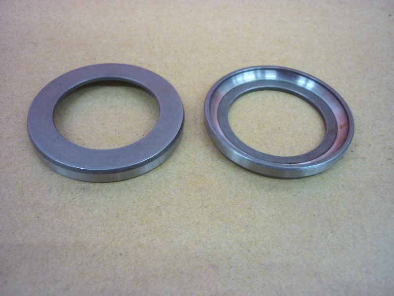 Чашка подшипника рулевой колонки нижнее