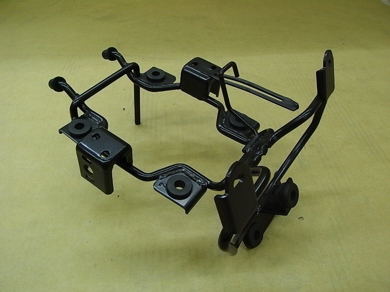 Кронштейн крепления облицовки передней