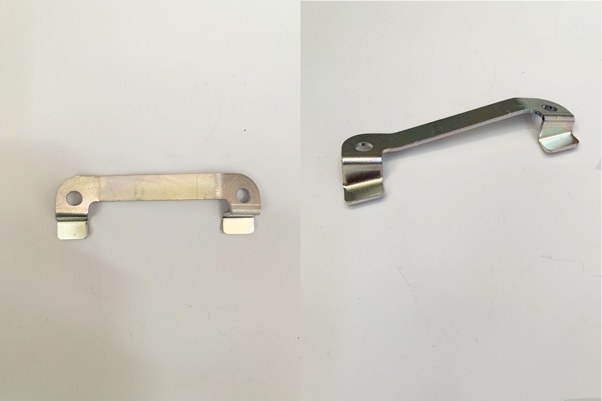 Кронштейн петли бардачка правый