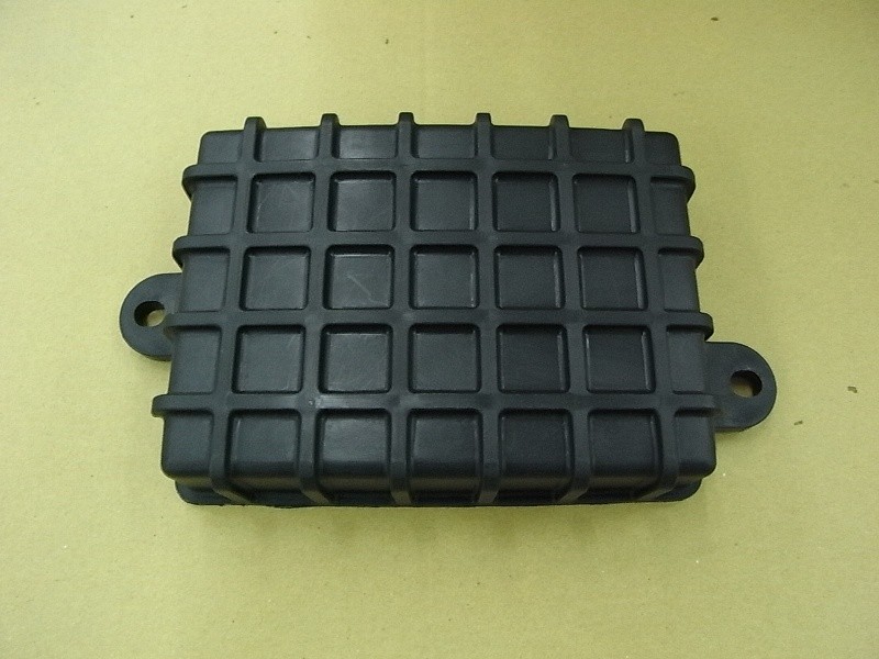 Крышка отсека АКБ