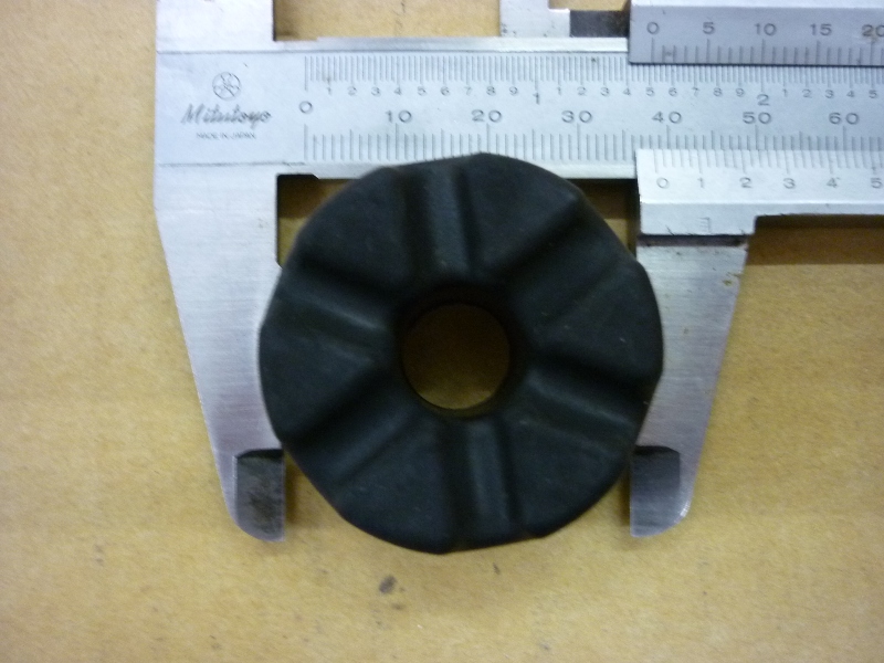 Демпфер кронштейна крепления двигателя