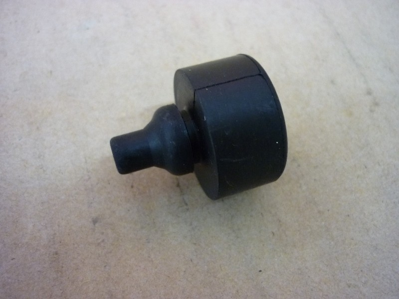 Демпфер кронштейна крепления двигателя