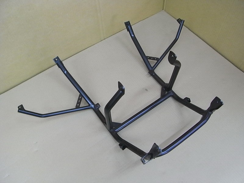 Кронштейн крепления бампера переднего черный_BK-001C