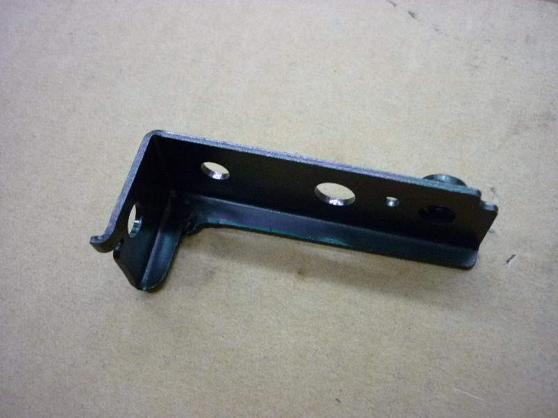 Кронштейн заливной горловины