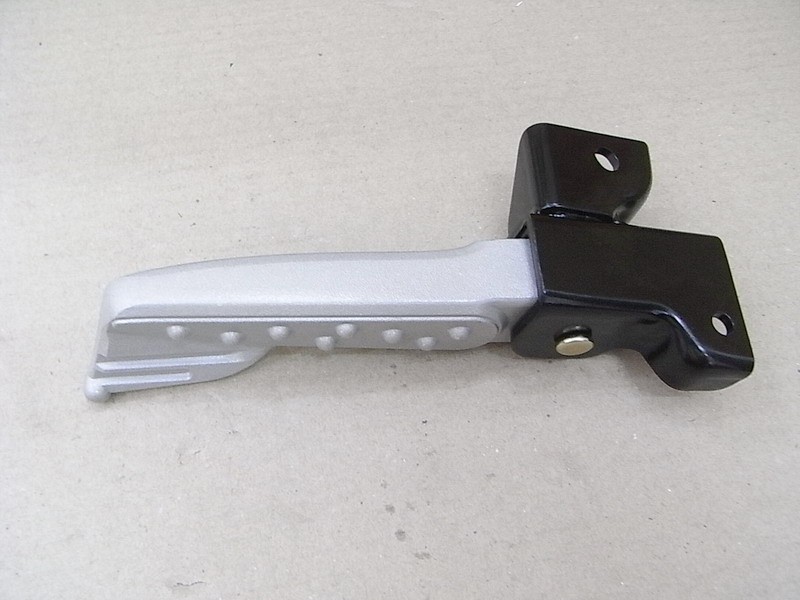 Опора для ног правая