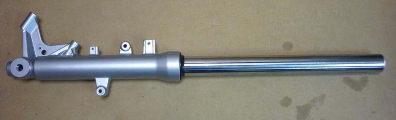 Амортизатор передний правый