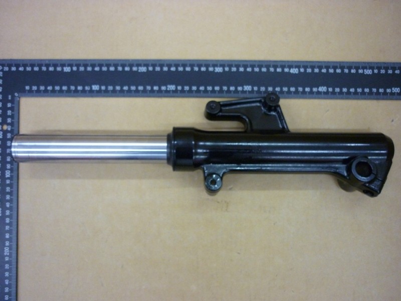 Амортизатор передний правый