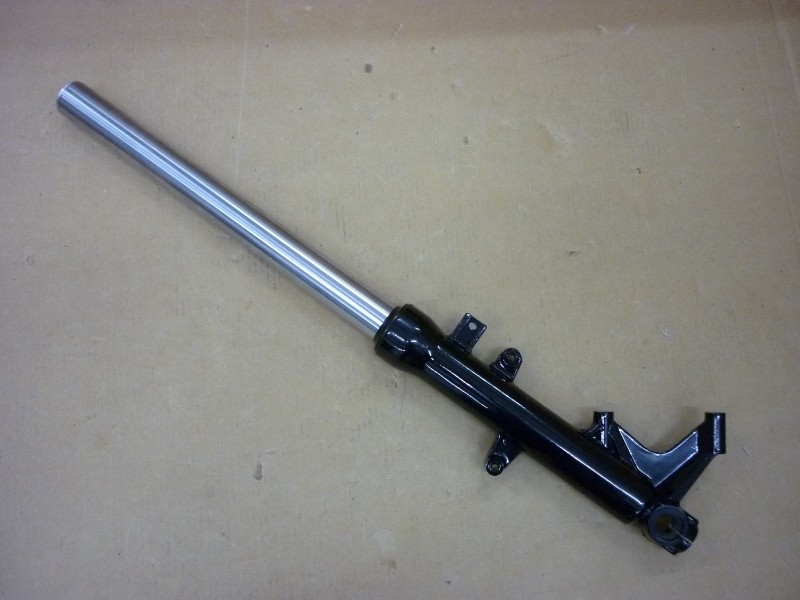 Амортизатор передний левый черный_BK-001C