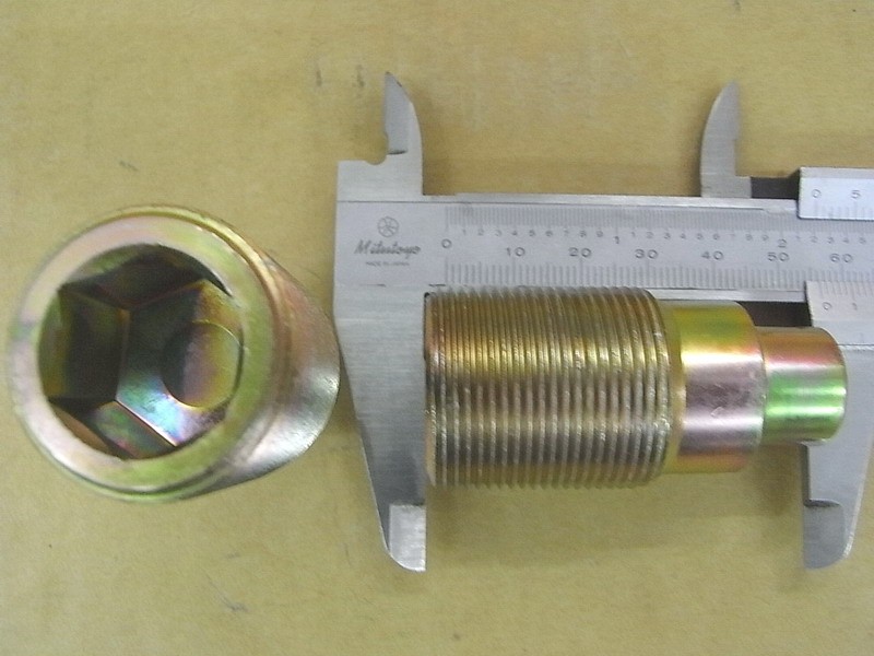 Винт маятника задней подвески B