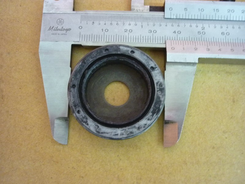 Сальник сайлентблоков передних рычагов