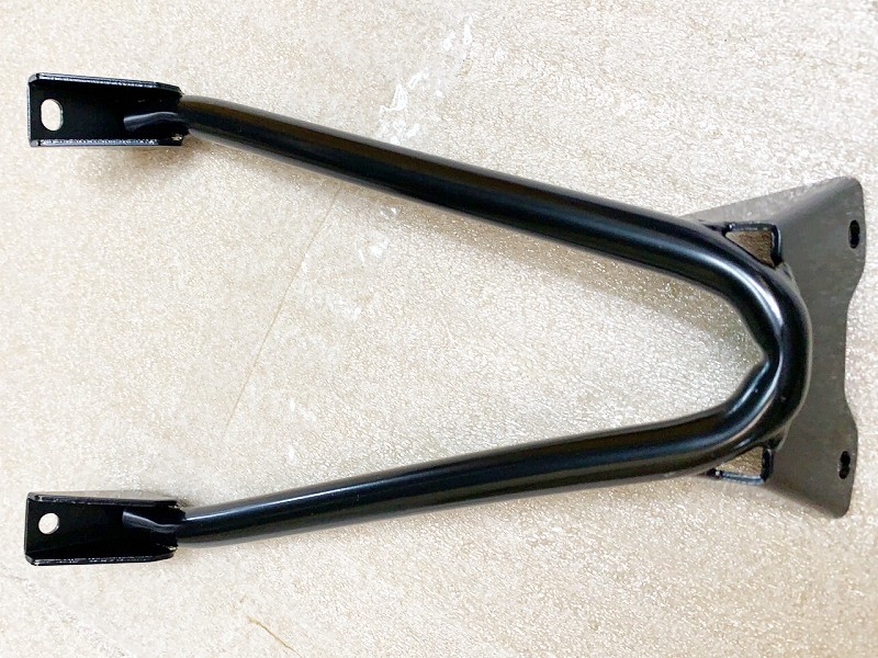 Кронштейн крепления заднего крыла