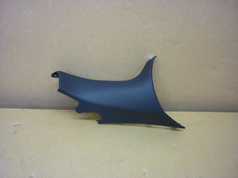 Облицовка руля нижняя левая