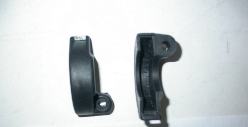 Хомут верхний ручки упр.дросс. заслонкой