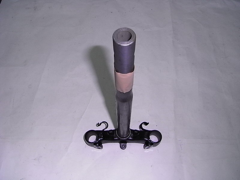 Траверса передней вилки