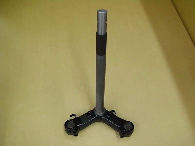 Траверса передней вилки